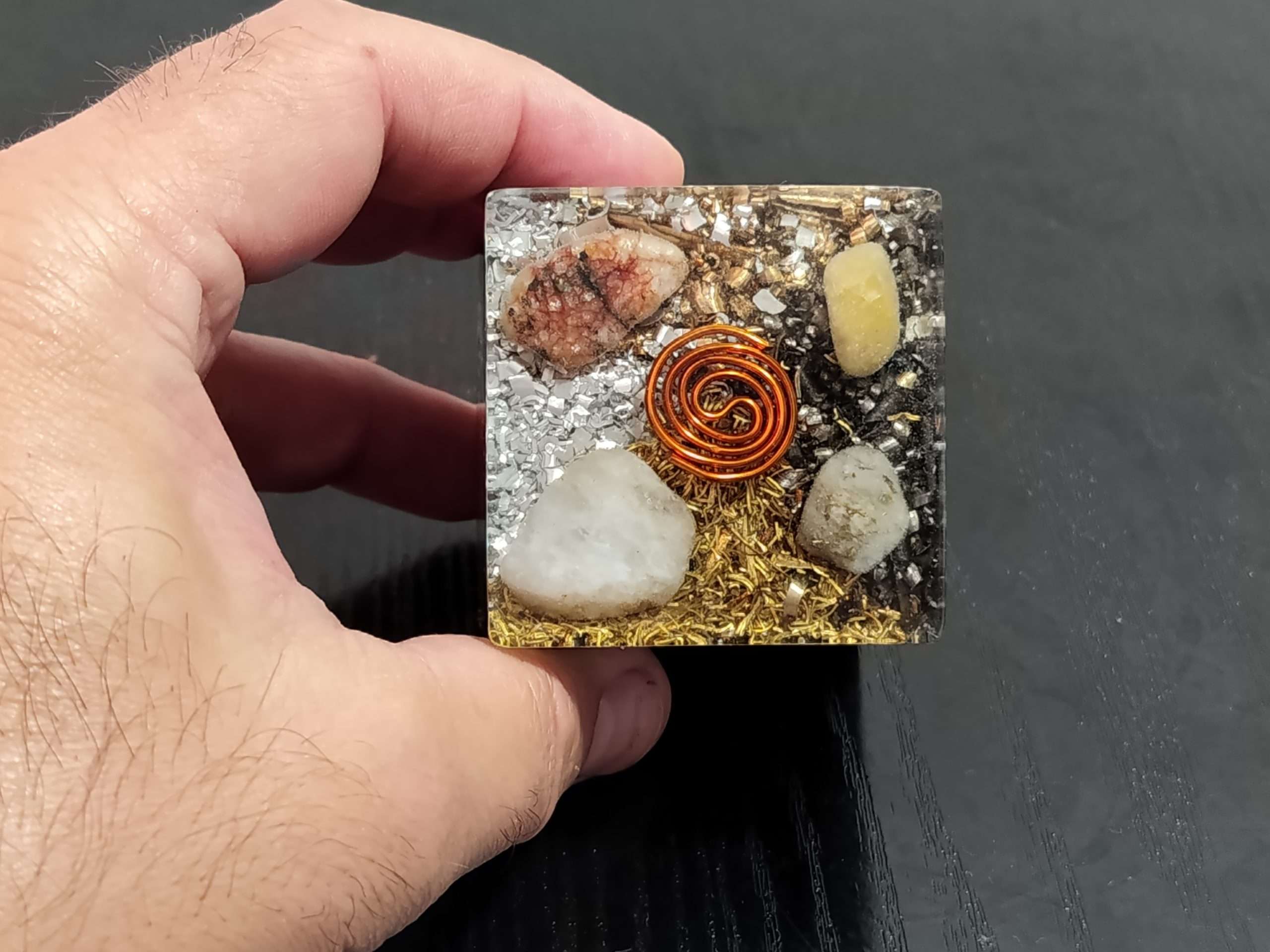 Orgonite Cube (5+5 elements) 1 Orgonite Cube (5+5 elements)